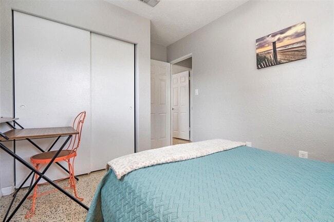 Building Photo - 9298 Sun Isle Dr NE