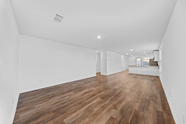 Building Photo - 817 Heartseed Ave