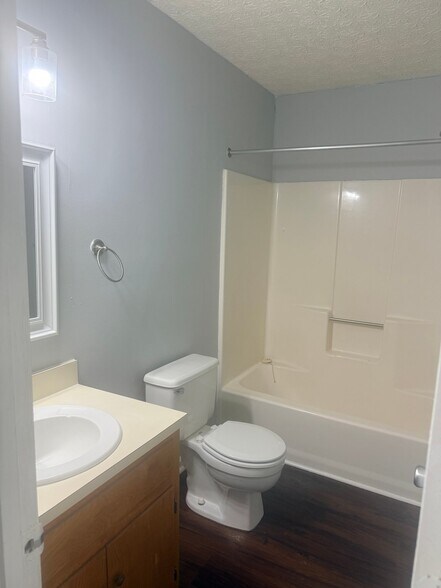 Building Photo - 16 Duiguid Dr