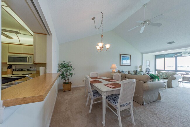 Building Photo - 1840 Tarpon Ln