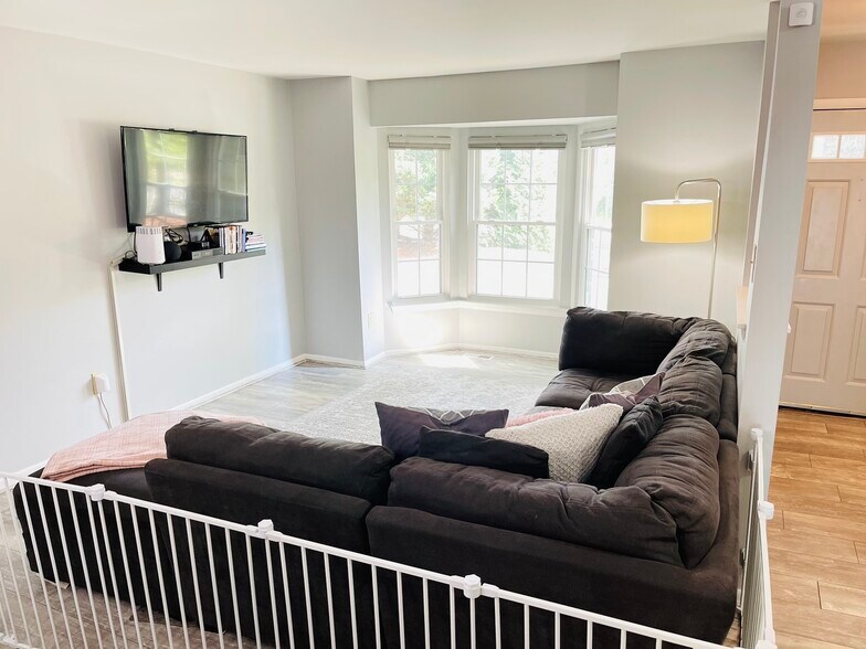 Building Photo - 16 Mateus Way