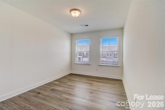 Building Photo - 3845 Hayden Ln