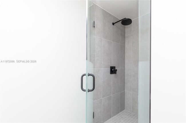 Building Photo - 121 NE 5th St