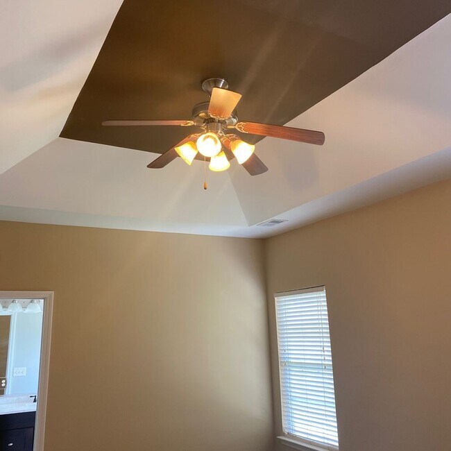 Building Photo - Plum Creek 4Br 2.5Ba