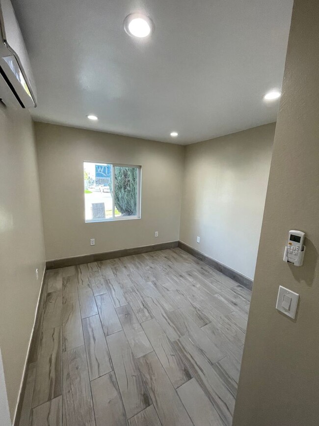 Building Photo - Newly converted 1 Bed, 1 Bath