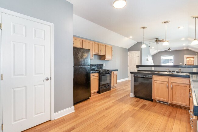 Building Photo - 2136 Susquehanna St