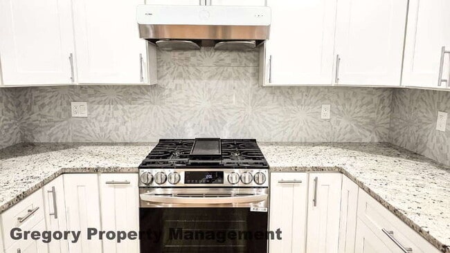 Building Photo - 117 154th Pl NE