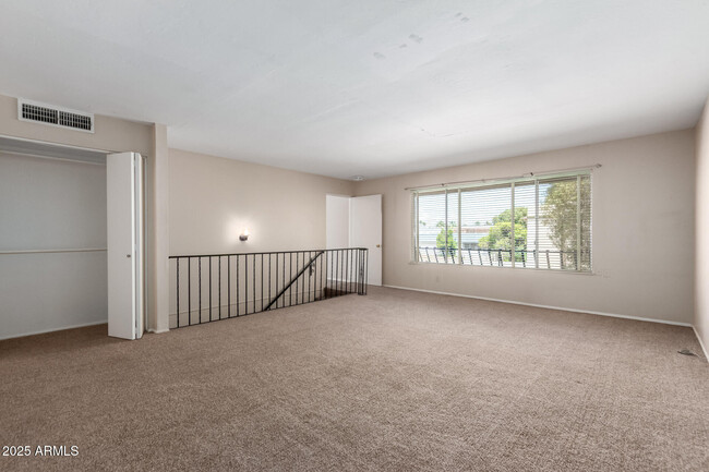 Building Photo - 5 Inner Cir