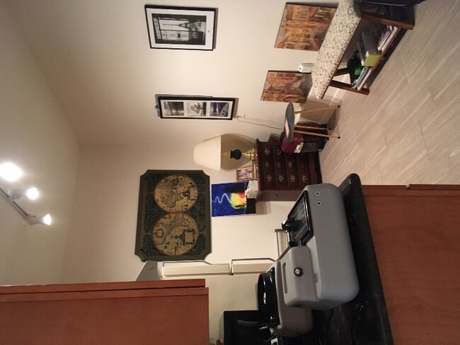 Building Photo - 600 Morse Ave