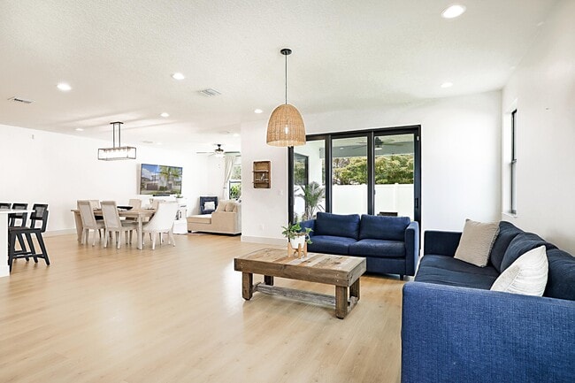 Building Photo - 6151 Yerba Buena Ct