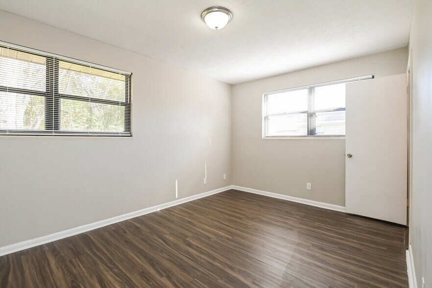 Building Photo - 3937 Rodby Dr