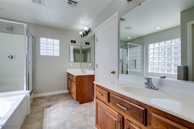 Building Photo - 9005 Semillon St