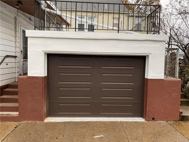 Building Photo - Fresh 3 Bedroom House in West End Easton w...