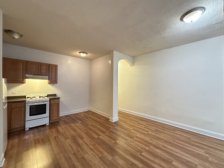 Building Photo - 1742 N Humboldt Blvd