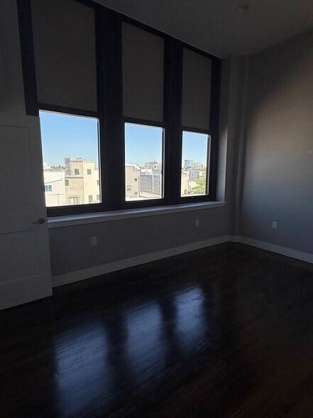 Building Photo - 1501 S 17th St