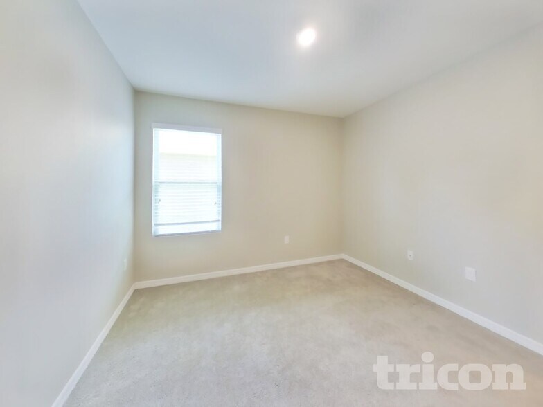 Building Photo - 518 Squires Grove Dr