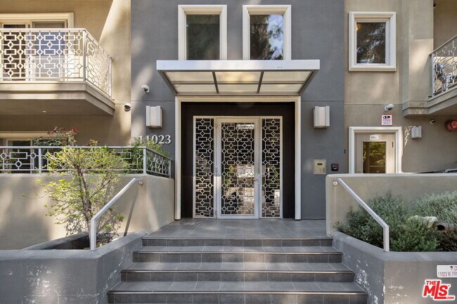 Building Photo - 11023 Fruitland Dr