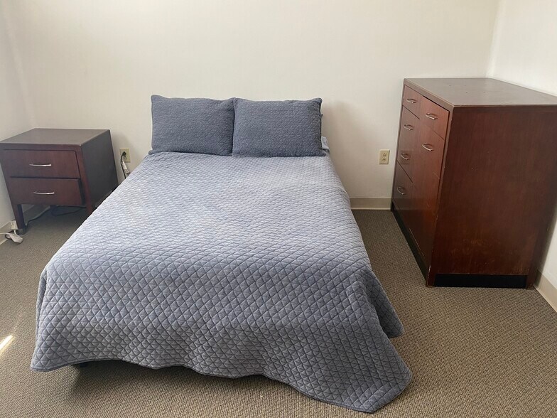 Building Photo - 618 Mulberry St