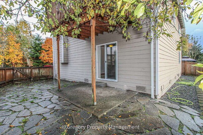 Building Photo - 14622 4th Ave W