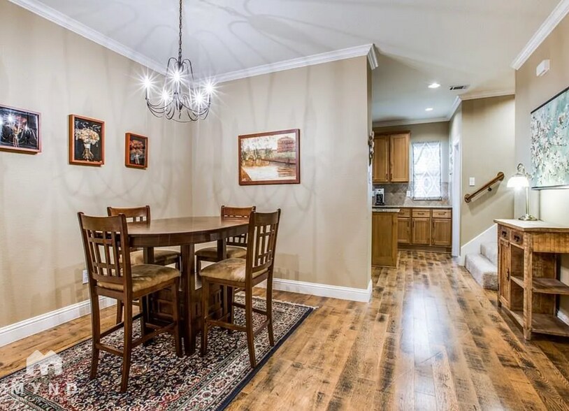 Building Photo - 3014 Carmel St