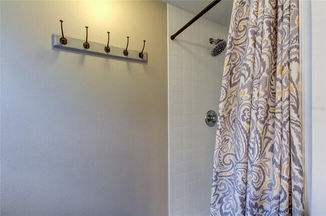 Building Photo - 2123 W Spruce St