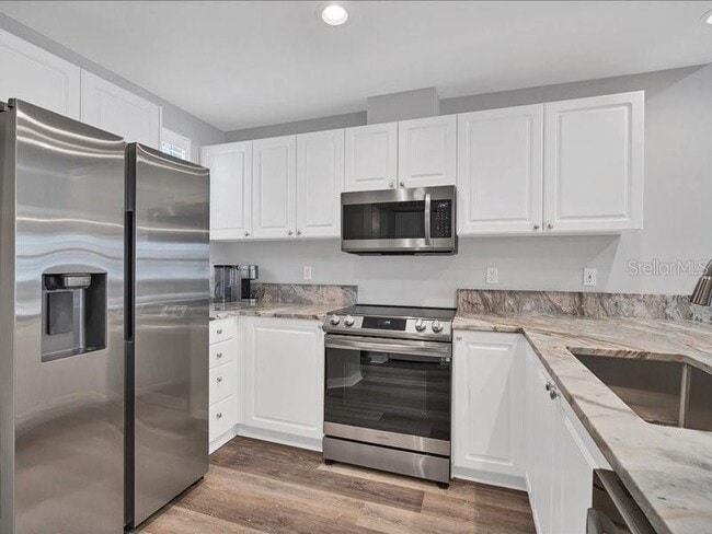 Building Photo - 3701 54th Dr W