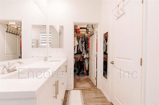 Building Photo - 5381 Calle Rockfish
