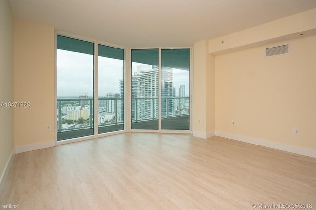 Building Photo - 2 br, 2.5 bath  - 1900 N Bayshore Dr # 3