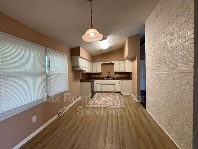 Building Photo - 4984 OH-122