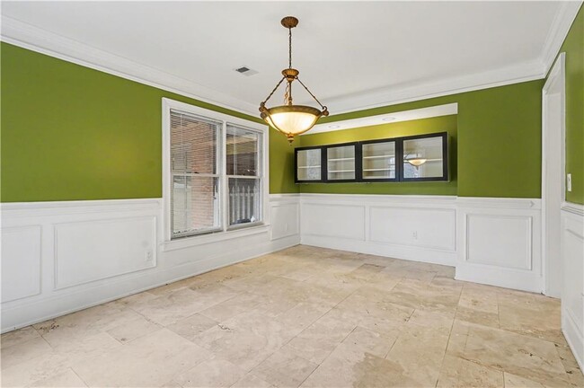 Building Photo - 1917 N Decatur Rd