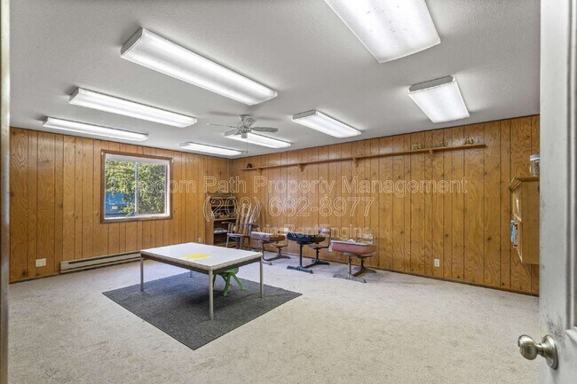 Building Photo - 17778 E Canary Creek Rd