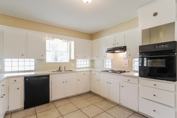 Building Photo - 1607 17th Ave N