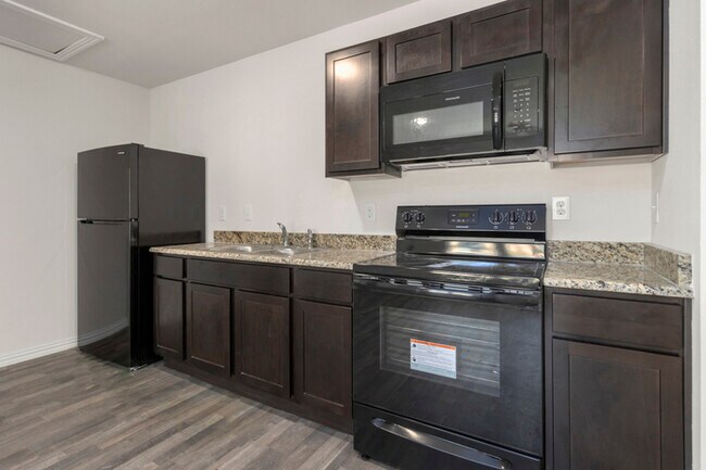 Building Photo - One Month FREE rent!