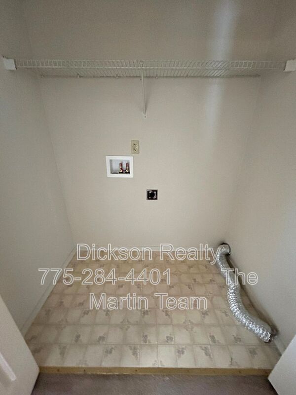 Building Photo - 956 Edgecliff Dr
