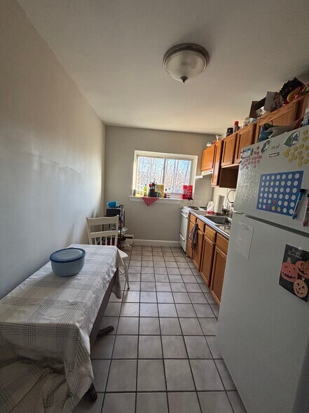 Building Photo - 63 Selkirk Rd