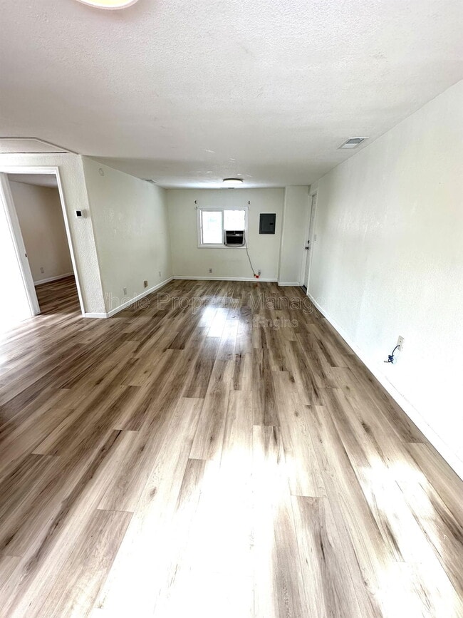 Building Photo - 6095 Pierce St