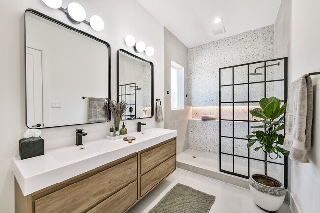 Building Photo - 4211 Nichols St