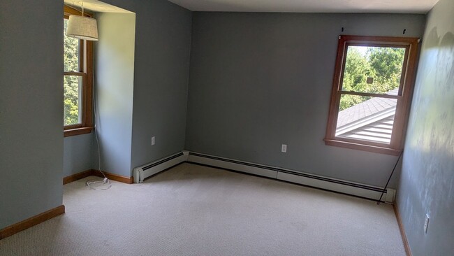 Building Photo - ***Please Respond Directly to the Online L...