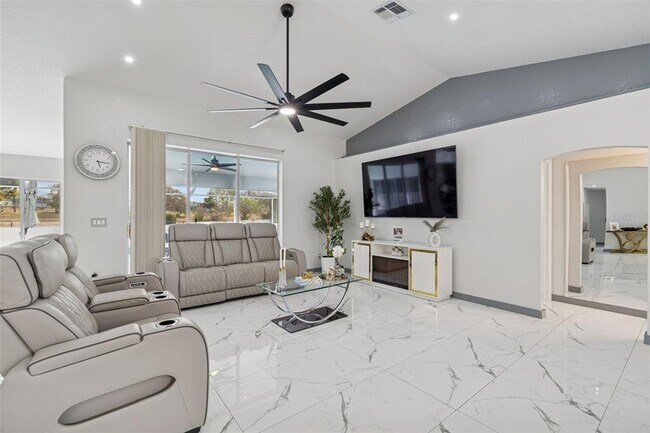 Building Photo - 1062 Greenturf Rd