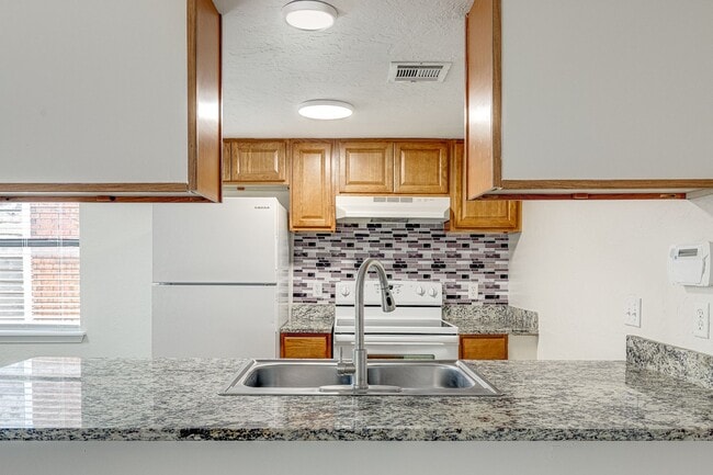 Building Photo - 2902 NW 45th Pl
