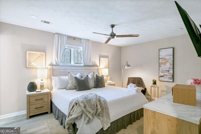 Building Photo - 65 Juliana Dr