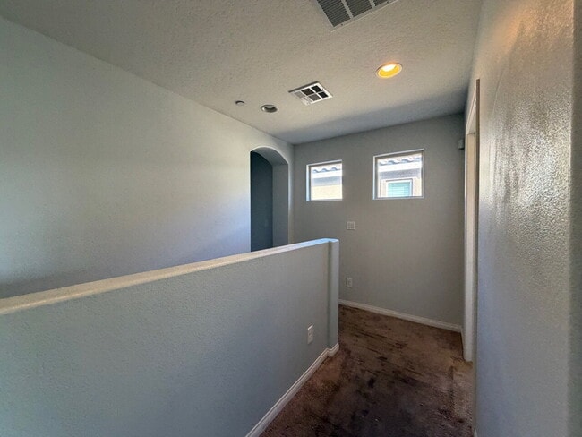 Building Photo - 4 BED 2.5 BATH 2 CAR GARAGE SINGLE FAMILY HOME W/ FULLY LANDSCAPED BACKYARD. THIS WAS FORMER MODE...
