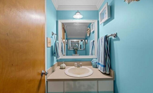 Building Photo - Beautifully Furnished Loft Condo in Fairfield Harbour Available Jan 5 - Utilities Included!