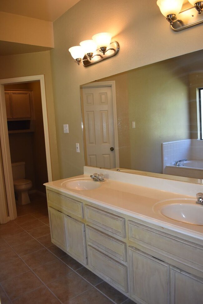 Building Photo - 3BR 2BA is located in a quiet Harker Heigh...