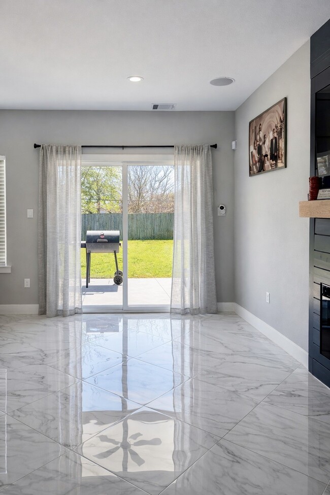 Building Photo - 10115 Porto Rico Rd