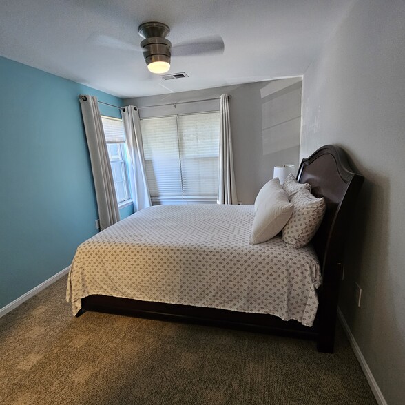 Building Photo - 8637 Beekman Pl