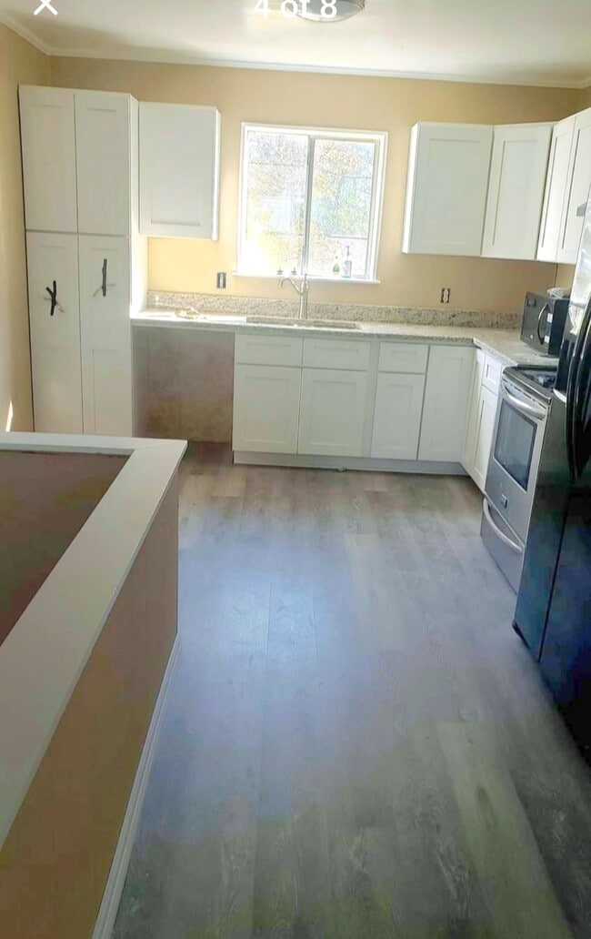 Building Photo - 246 Creekside Dr