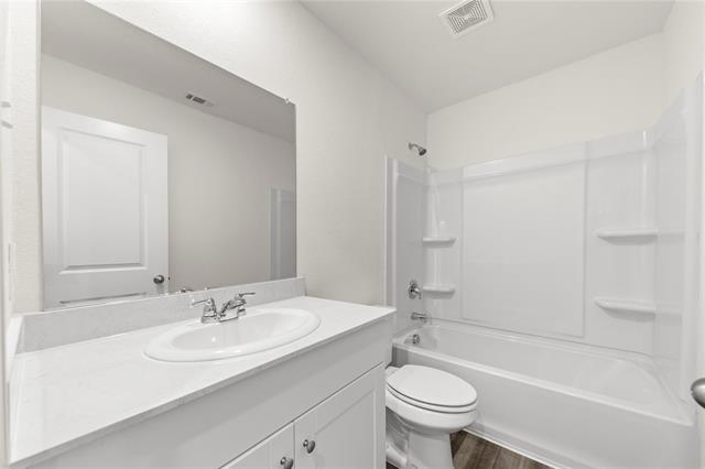 Building Photo - 5919 Sahara Dr