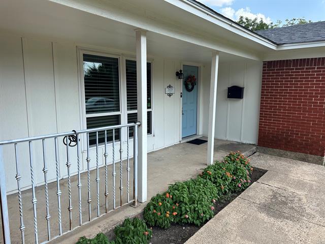Building Photo - 3018 Gardenia Dr