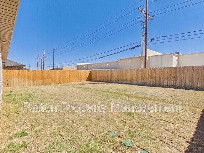 Building Photo - 3007 Farmyard Dr